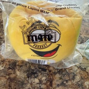 M&M'S Yellow Plush Bunny Basket & Clip